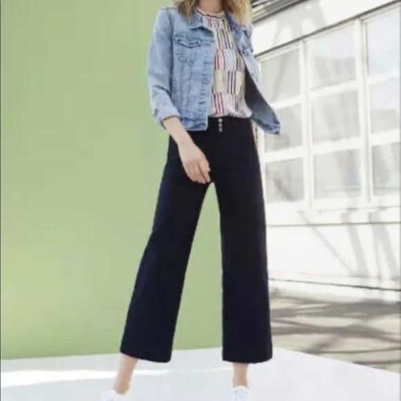 LOFT Pants - NWT LOFT Navy Button Front High Waist Wide Leg Crop Pants Sz 2